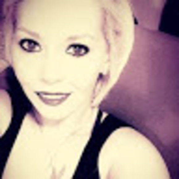 Meet your Posher, Michelle - Picture 1 of 1